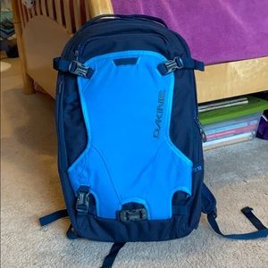 Dakine heli 12L ski bag